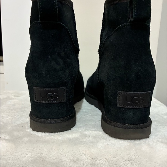 Ugg Classic Femme Ankle Wedge Booties 8.5 - Picture 3 of 11